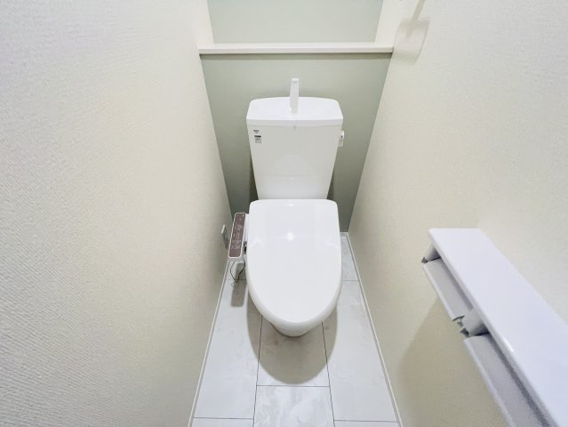 碧南市権現町1-226『仲介手数料無料』新築戸建てのトイレ