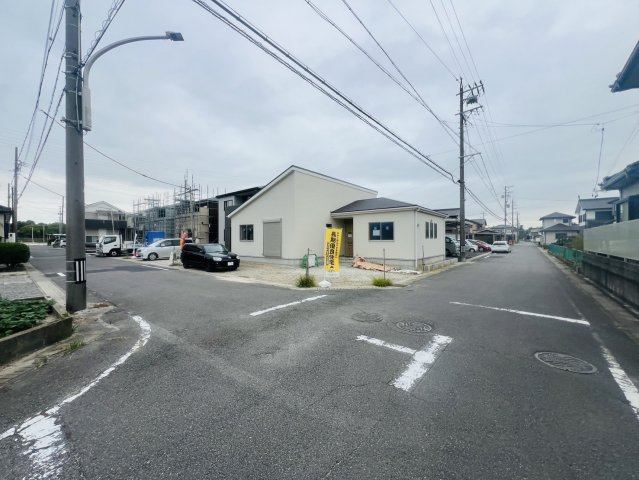 碧南市権現町1-226『仲介手数料無料』新築戸建ての前面道路含む現地写真