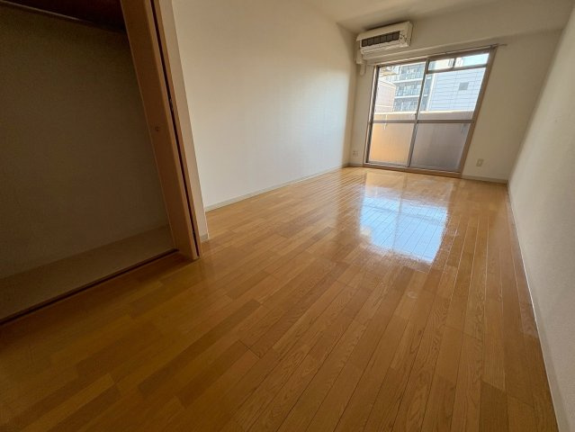 大阪市西区立売堀４丁目の賃貸マンションの居間・リビング
