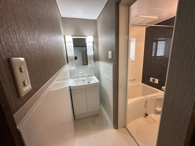 高石市千代田の洗面所