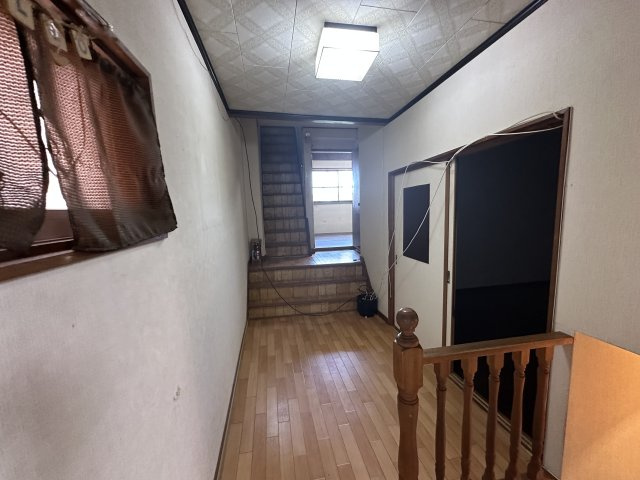 高石市千代田の洋室