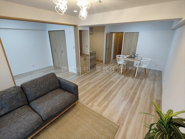 【居間・リビング】 | メゾンむさし野 | 開放感があり日当たり良好です