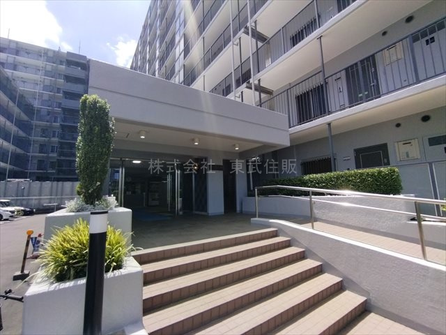 【エントランス】 | メゾンむさし野 | スロープ付きのエントランスです