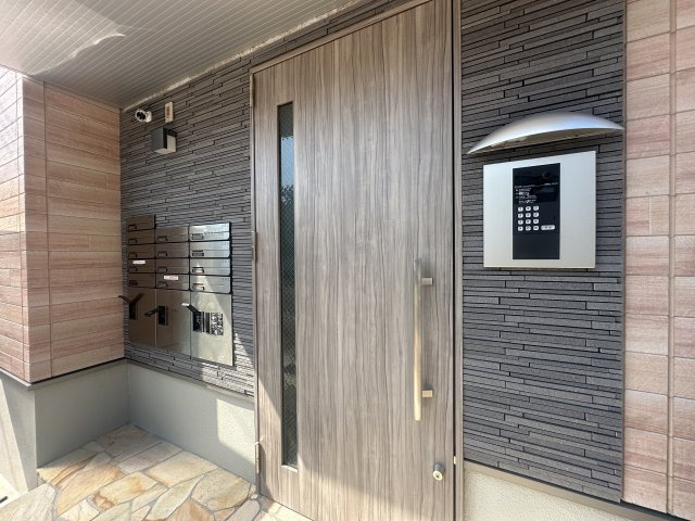 フジパレス遠里小野Ⅲ番館のエントランス