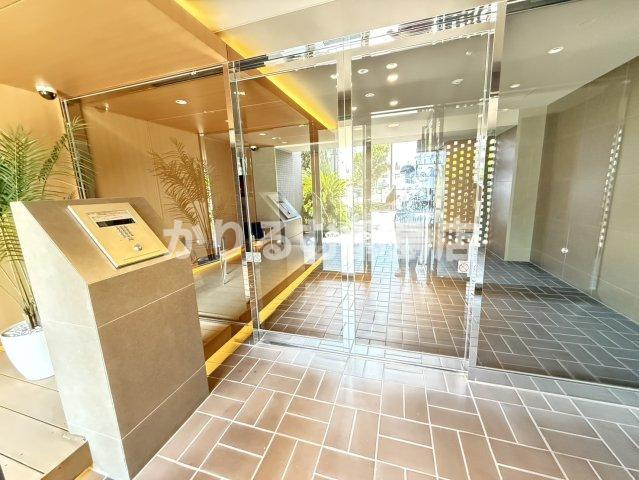 ウォークフォレスト御幸町のエントランス