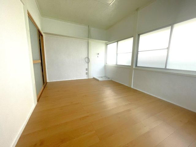 押堀貸家の居間・リビング