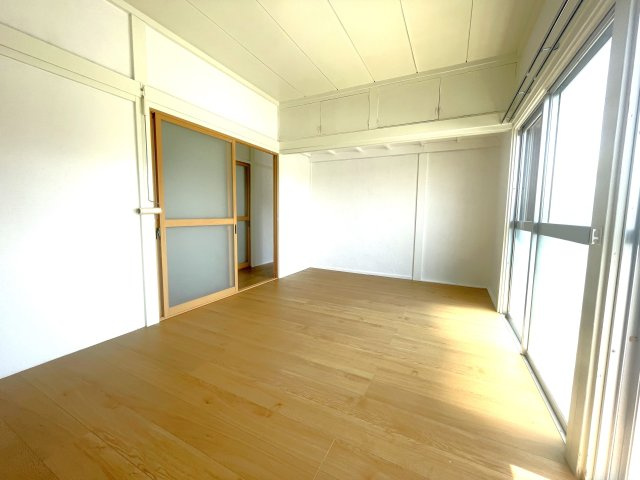 押堀貸家の洋室