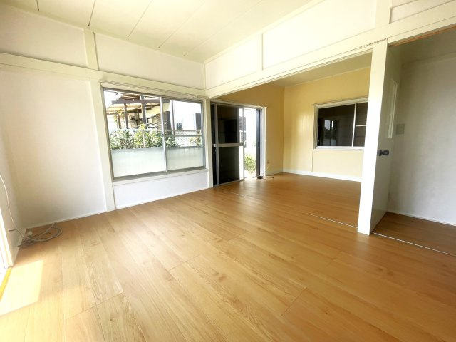 押堀貸家の洋室