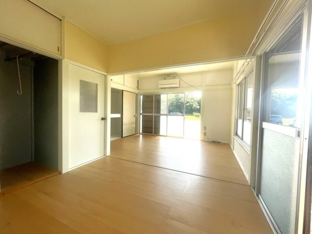 押堀貸家の洋室