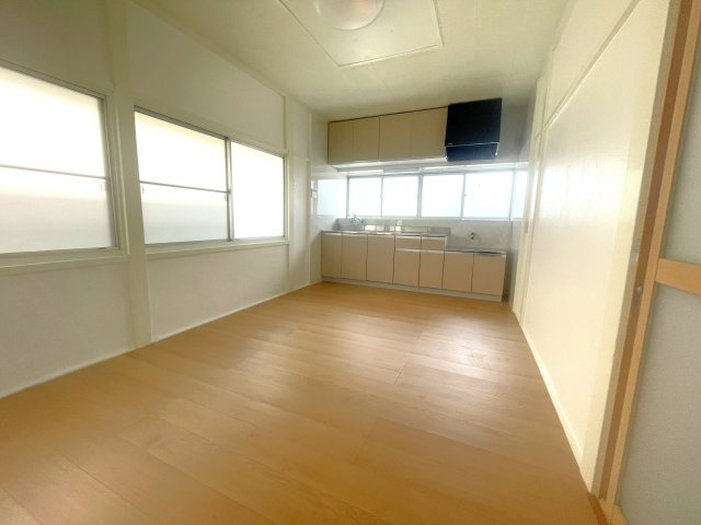 押堀貸家の居間・リビング