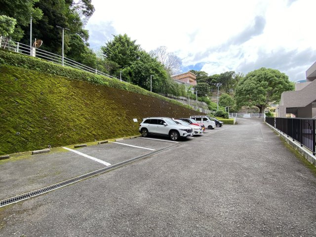 レジーナヴィラ熱海の駐車場