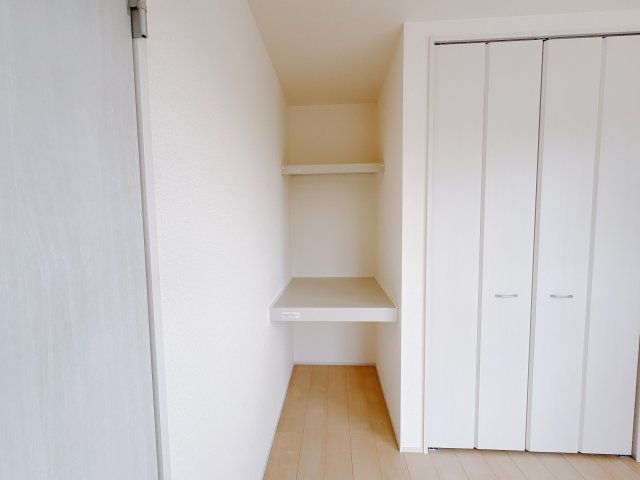【LiveleGarden.S】鹿沼千渡 第8の収納|〇5号棟2F〇
２階各居室に収納完備！しっかり容量があるので、いつでもお部屋がスッキリ片付きます♪
※2025年9月撮影