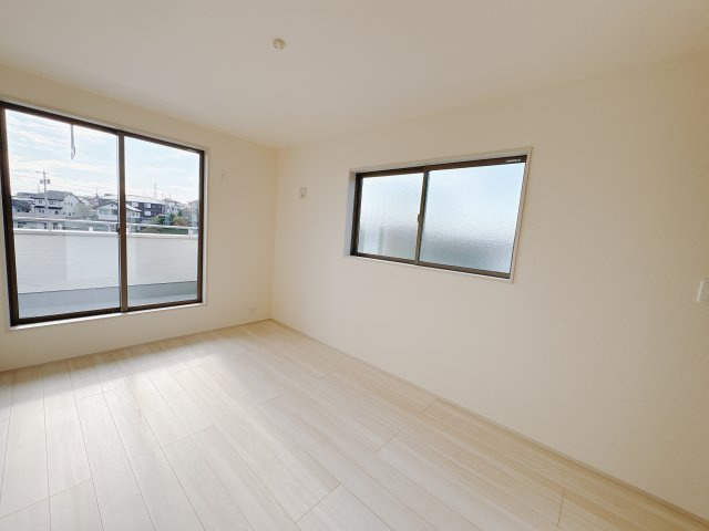 【LiveleGarden.S】鹿沼千渡 第8の洋室|〇8号棟・2階6.75帖洋室〇
ベッドと机を無理なく置ける、お子様用にちょうどいい広さのお部屋です。
自分だけの時間を大切にできて勉強にも集中できます。
※2025年11月撮影