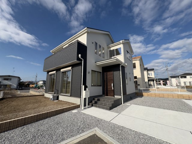 【LiveleGarden.S】鹿沼千渡 第8の外観|〇8号棟〇
4LDK+2WIC+カースペース3台
全居室6帖以上、収納たっぷりのプランです！
※2025年11月撮影