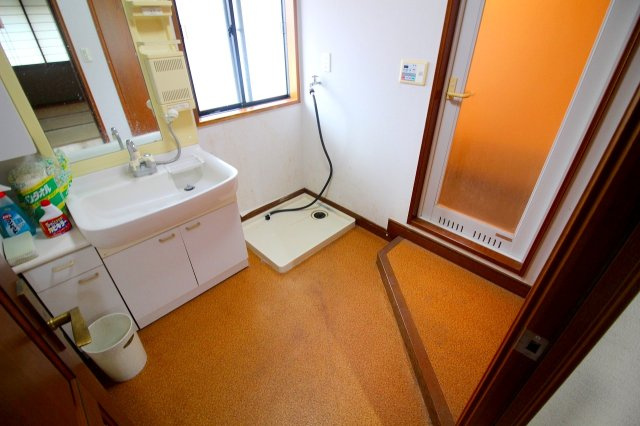 伯耆町岸本中古戸建の洗面所