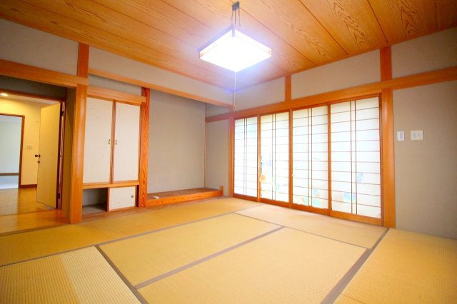 伯耆町岸本中古戸建の和室