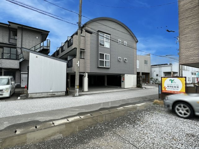 貮室邸マンションの外観