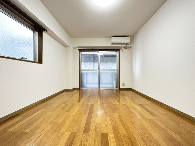 貮室邸マンションの洋室