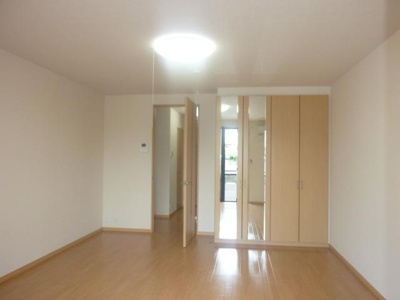 【寝室】 | プリムローズ | 洋室