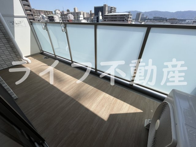 プレジオ八戸ノ里のバルコニー|暖かな日差しのふりそそぐバルコニー