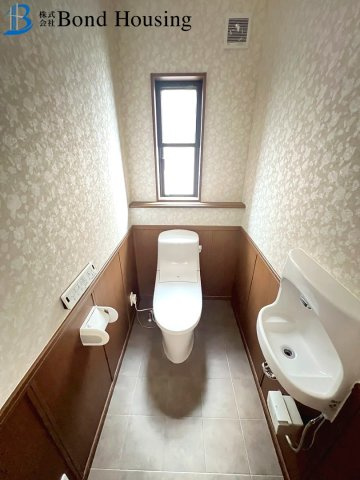 WIC等収納豊富・リフォ済み良質中古戸建　水谷２丁目　築21年のトイレ