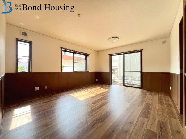 WIC等収納豊富・リフォ済み良質中古戸建　水谷２丁目　築21年の居間・リビング