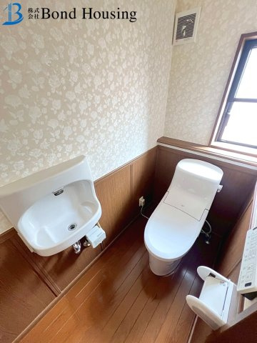 WIC等収納豊富・リフォ済み良質中古戸建　水谷２丁目　築21年のトイレ