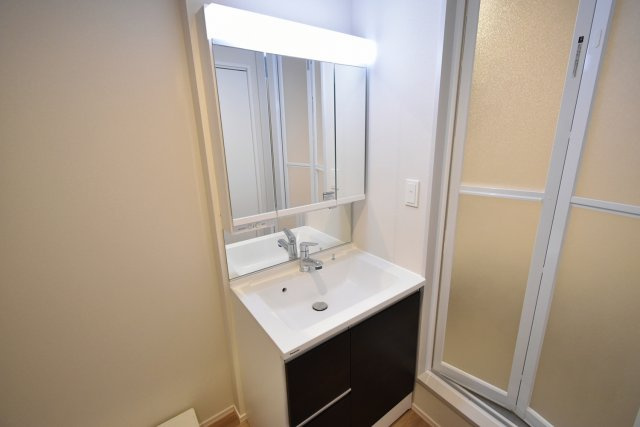 ヘーベルメゾンNARUOの独立洗面台