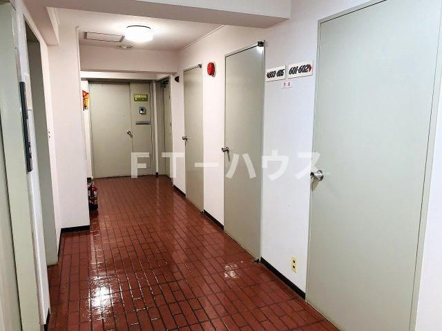 ハイツエバグリーン津田沼２号棟のロビー