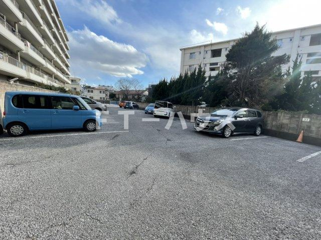 ハイツエバグリーン津田沼２号棟の駐車場