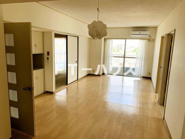 ハイツエバグリーン津田沼２号棟の居間・リビング