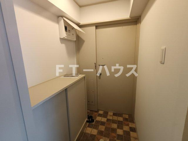 ハイツエバグリーン津田沼２号棟の玄関