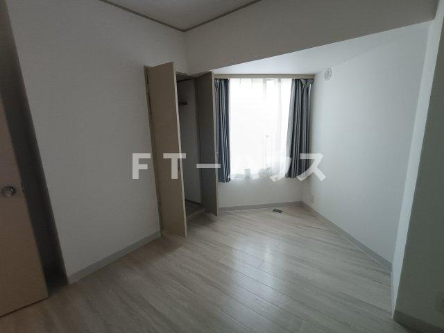 ハイツエバグリーン津田沼２号棟の居間・リビング