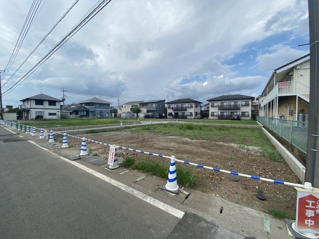 下都賀郡壬生町落合2丁目　203.00㎡　売地の前面道路含む現地写真|〇前面道路〇
南道路幅員6ｍ公道に面しています。道路幅はゆったり６ｍあり閑静な住宅街ですのでスムーズに出入り可能です☆