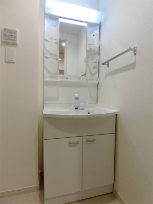 リブリ・和光の独立洗面台|脱衣スペースもあります