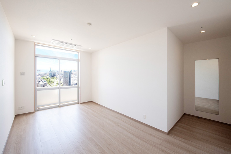 ディーグラフォート神戸三宮タワーの洋室