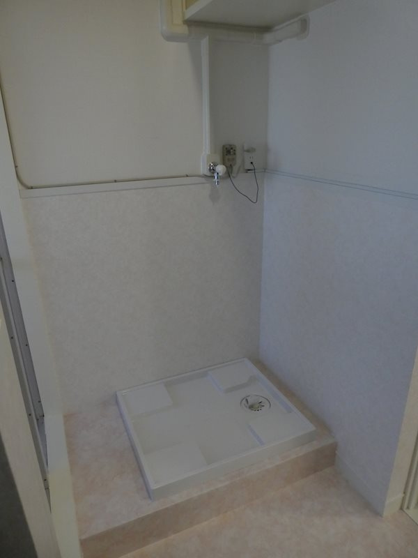 洗濯機置場もゆったりです。