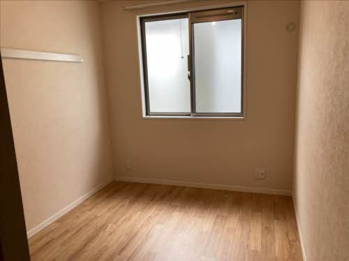 グリーンパレスの洋室