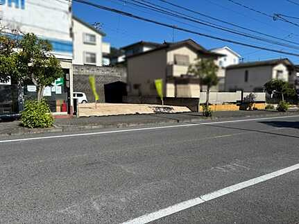 広島市佐伯区五月が丘3丁目　土地の前面道路含む現地写真