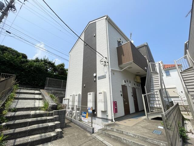 横浜市中区竹之丸のアパートの画像