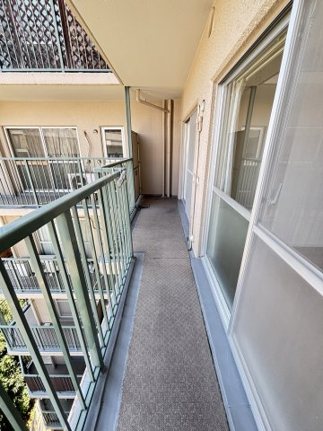 ネオハイツ三宮のバルコニー