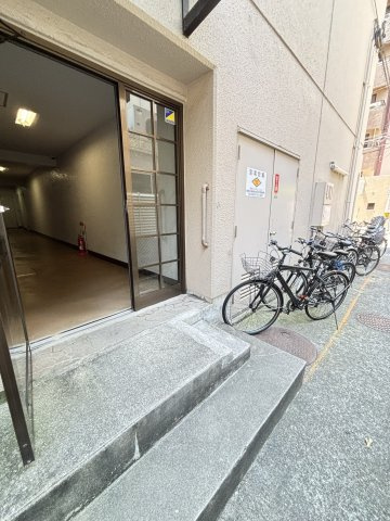 ネオハイツ三宮の駐輪場