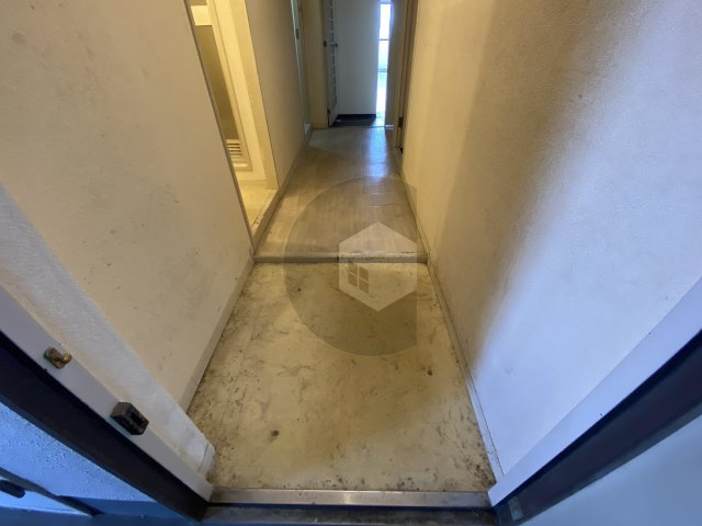 メゾン大邦の玄関