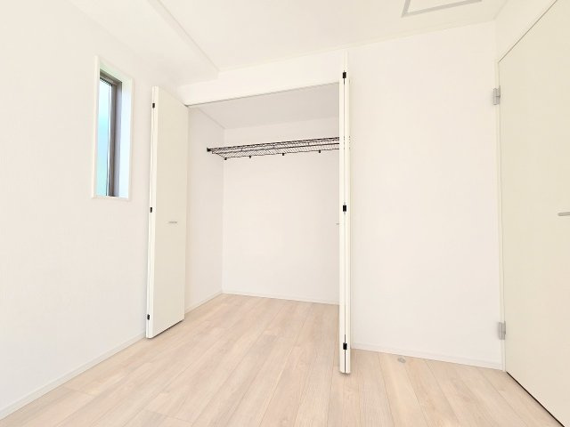 瑞穂町大字殿ヶ谷　全8棟の収納