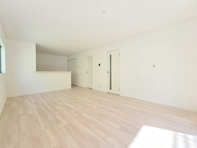 瑞穂町大字殿ヶ谷　全8棟の居間・リビング