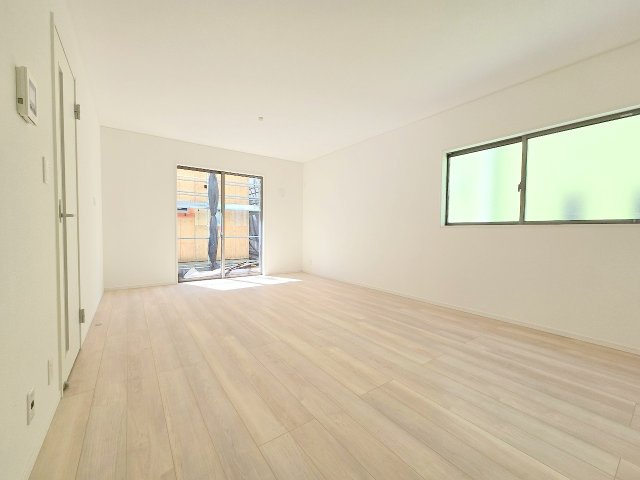 瑞穂町大字殿ヶ谷　全8棟の居間・リビング