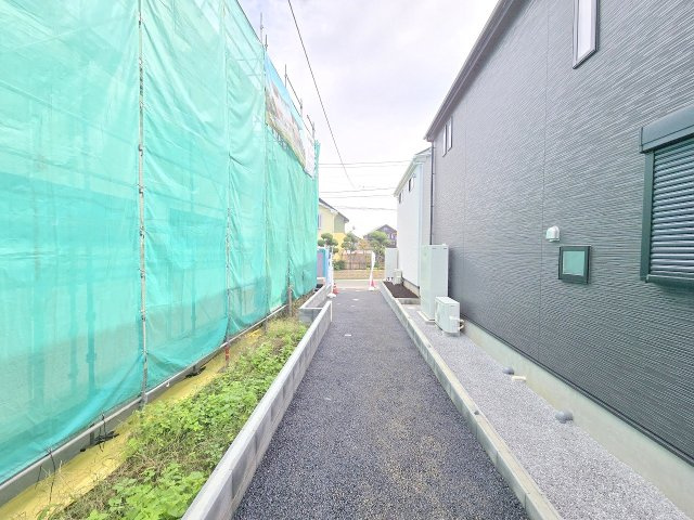瑞穂町大字殿ヶ谷　全8棟の前面道路含む現地写真