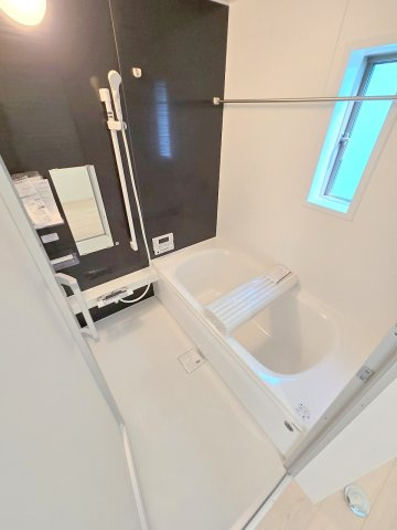 瑞穂町大字殿ヶ谷　全8棟の浴室