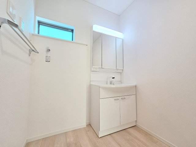 瑞穂町大字殿ヶ谷　全8棟の独立洗面台