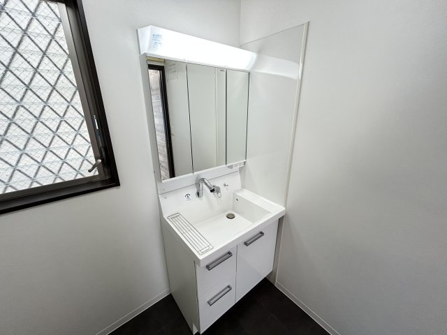 神戸市垂水区舞子坂２丁目戸建の独立洗面台